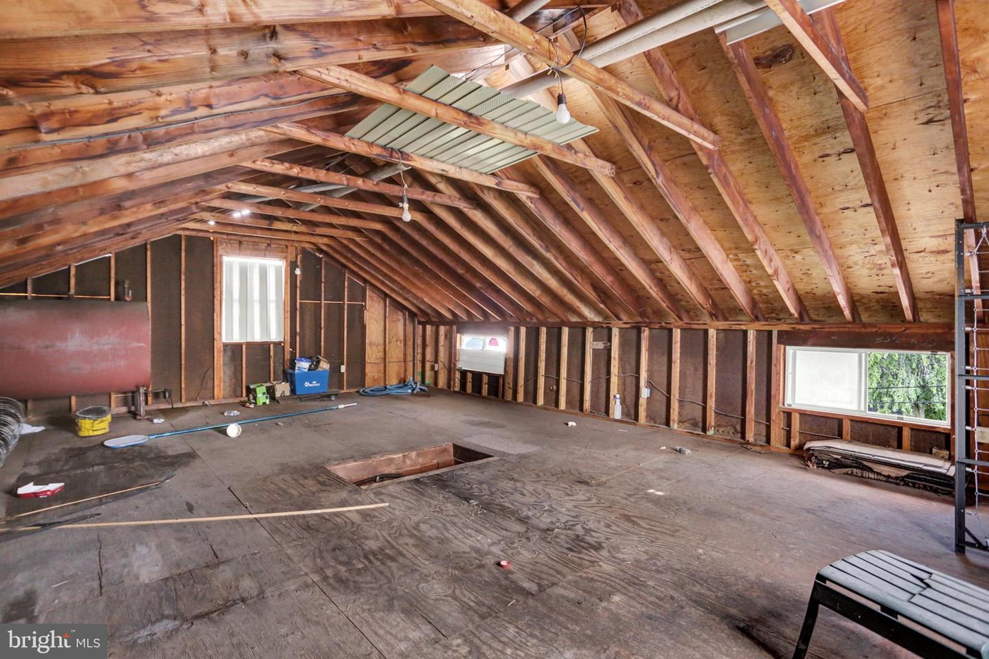 1048 Pine St Property Photo 36