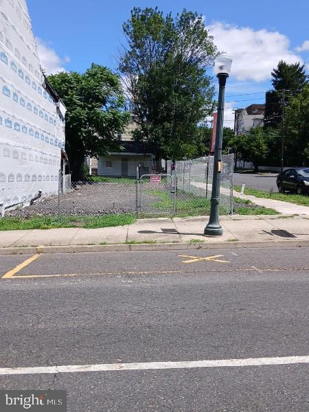 249-251 S OAK ST