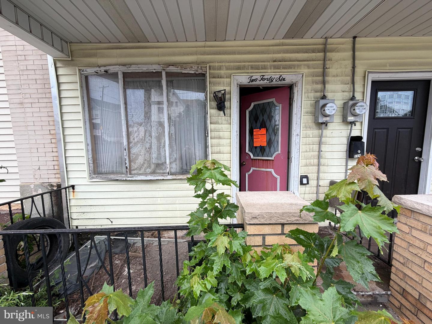 246 S Poplar St Property Photo 2
