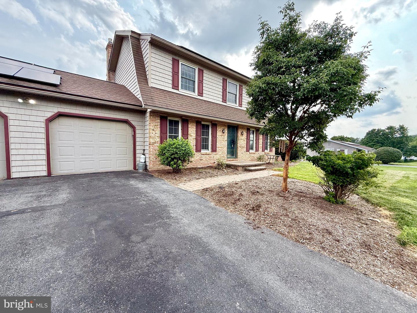 946 Skyview Dr Property Photo 3