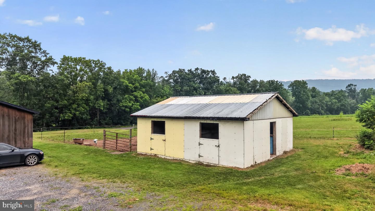 964 Creek Rd Property Photo 37