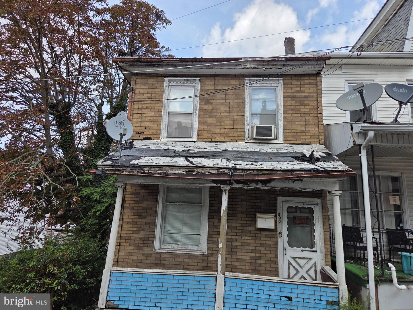 903 E Chestnut St Property Photo 1