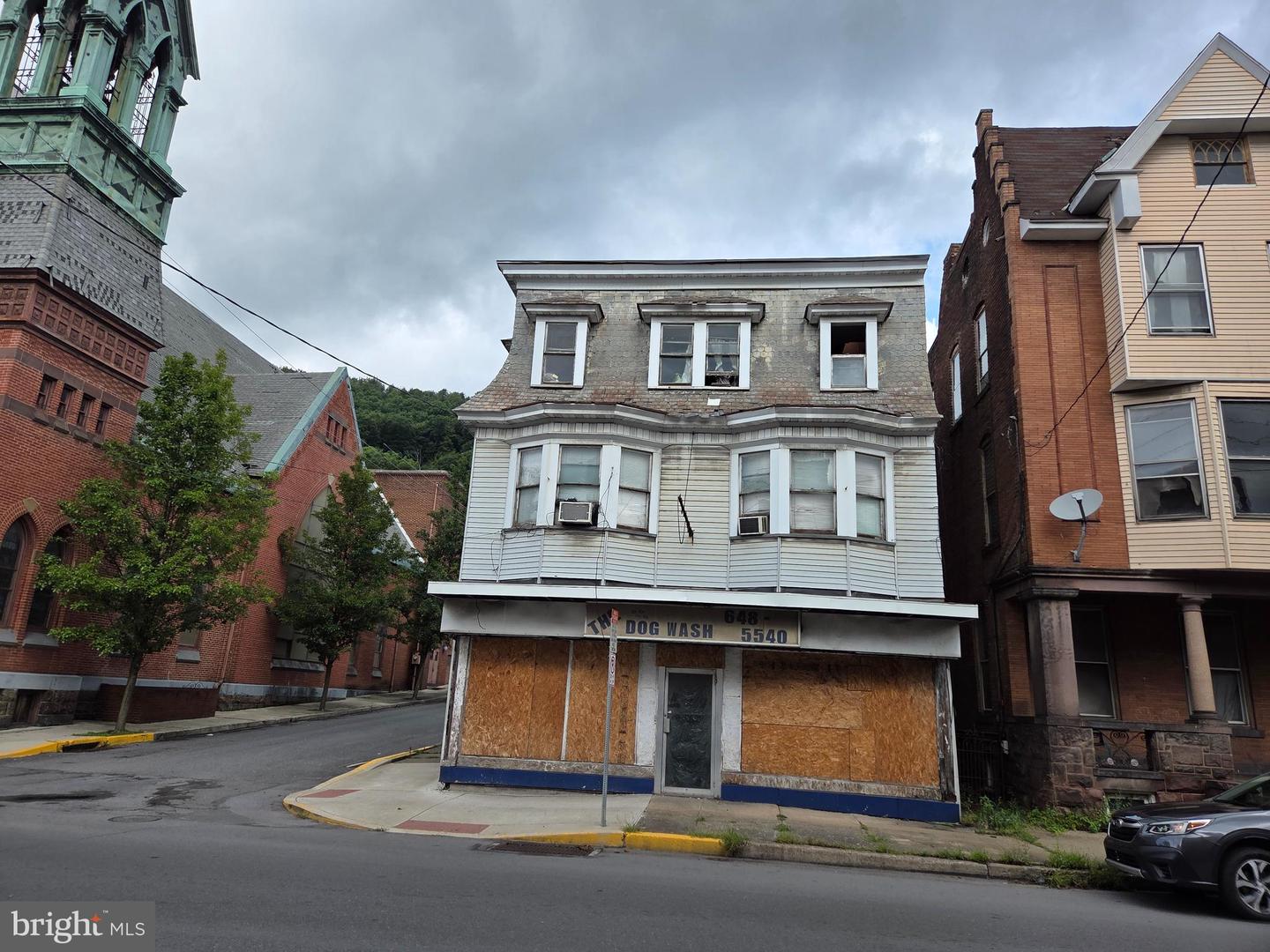 201 & 203 SUNBURY STREET E