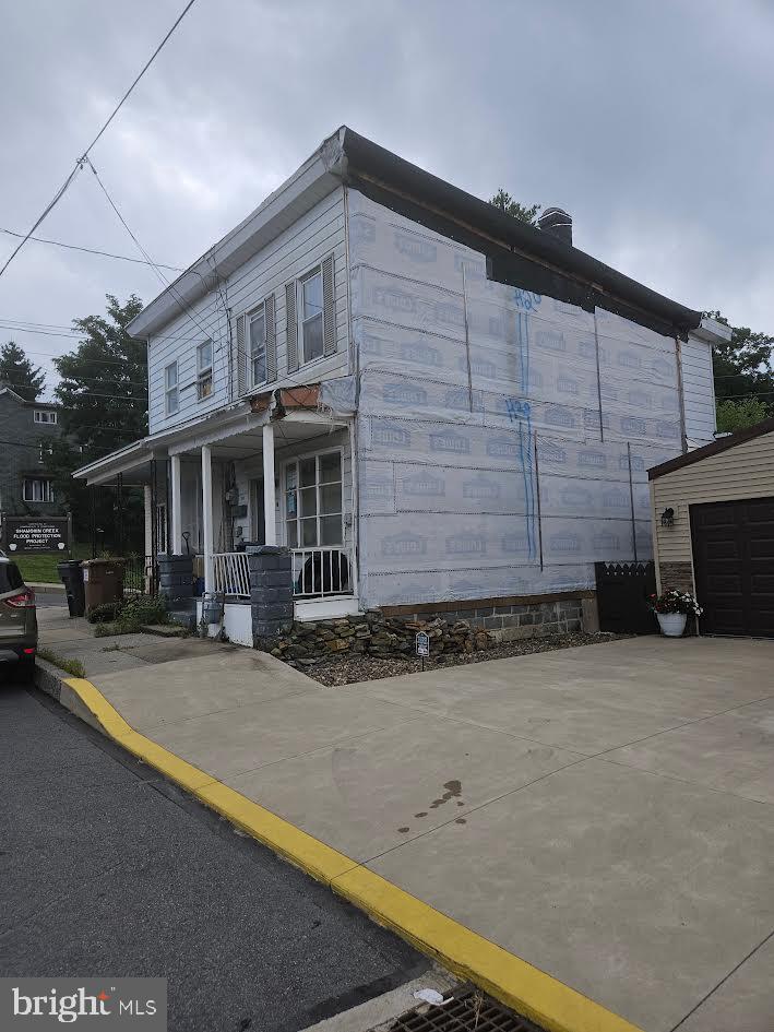 302 N Vine St Property Photo 2