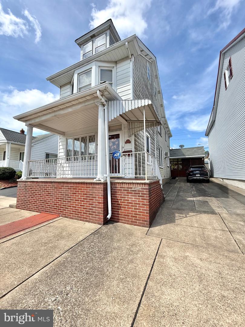 542 Chestnut St Property Photo 2