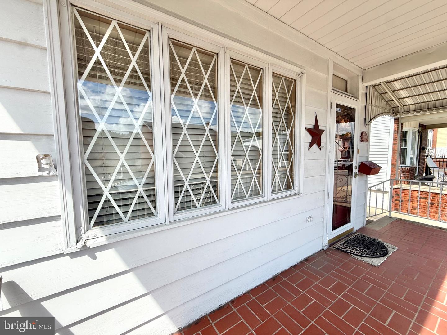 542 Chestnut St Property Photo 3