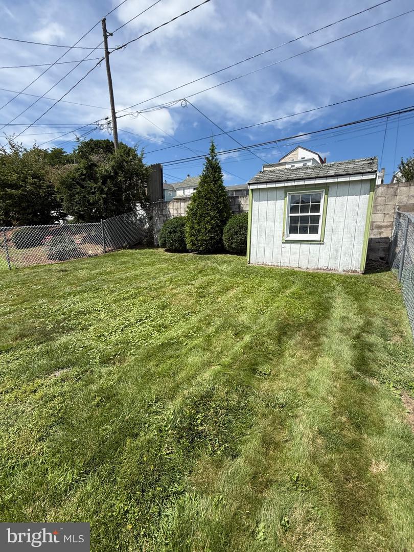 542 Chestnut St Property Photo 24