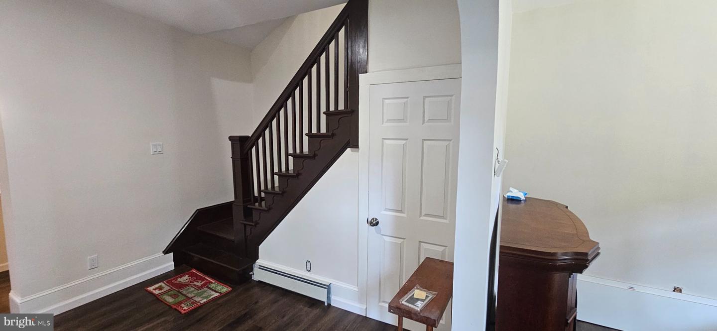 42 S Pear St Property Photo 8