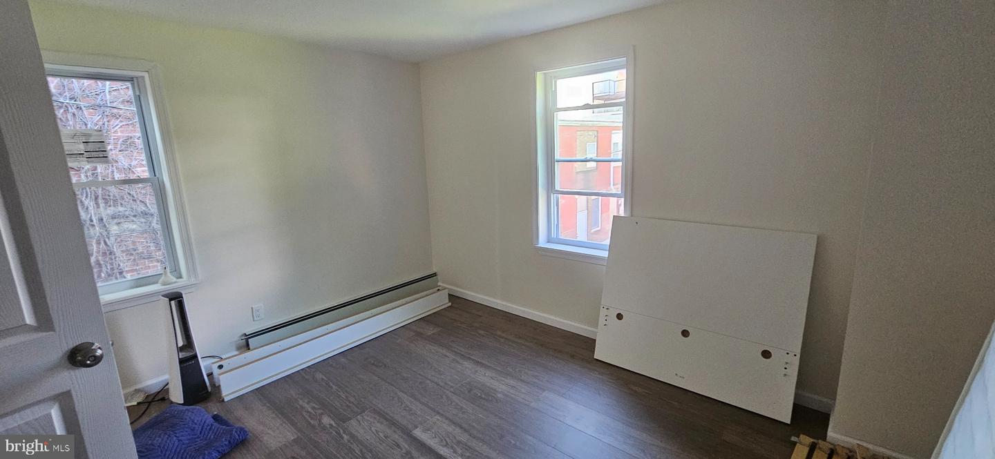 42 S Pear St Property Photo 16