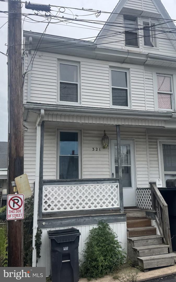 321 S GRAPE ST Property Photo 1