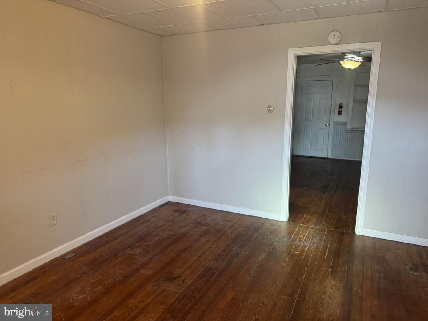 321 S Grape St Property Photo 8