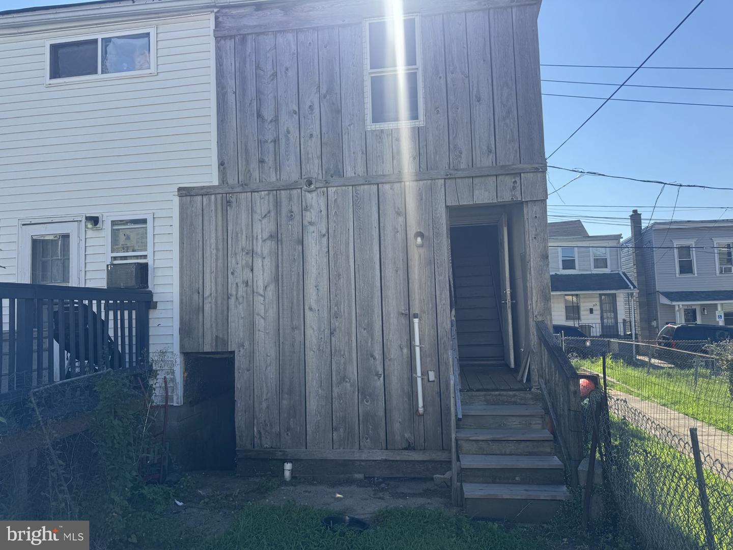 321 S Grape St Property Photo 17
