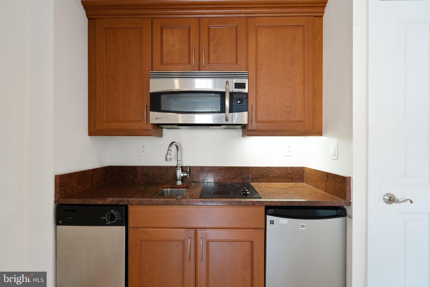 1701-15 Locust St #1417 Property Photo 6