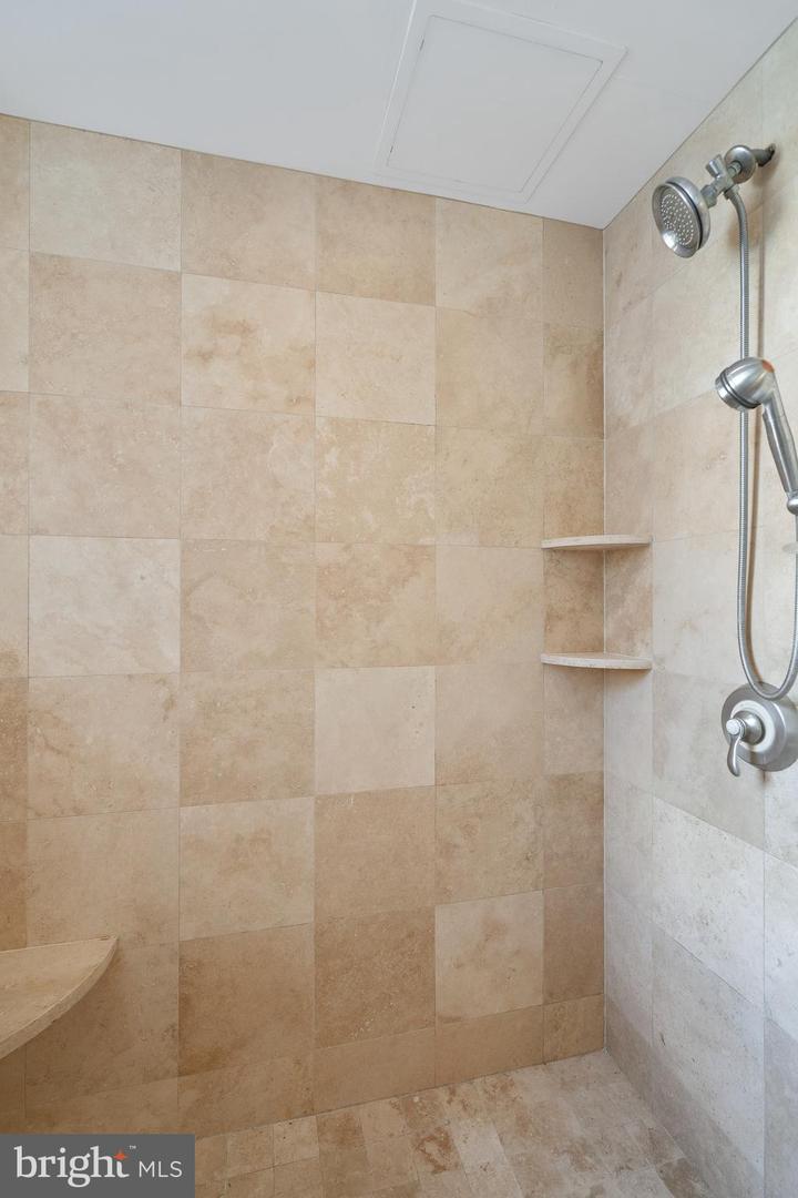 1701-15 Locust St #1417 Property Photo 16