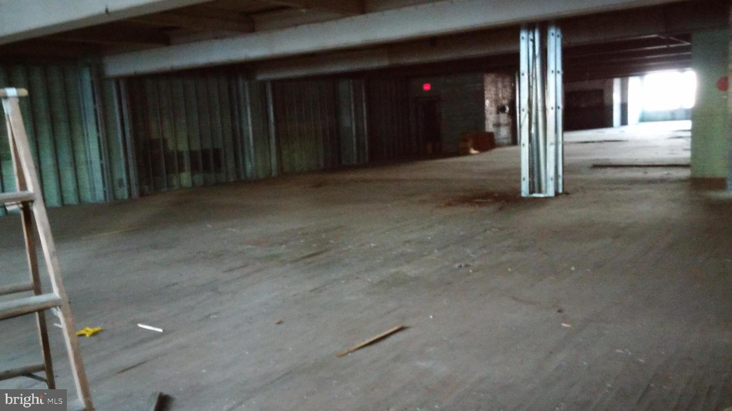 1227-29 N Broad St Property Photo 18
