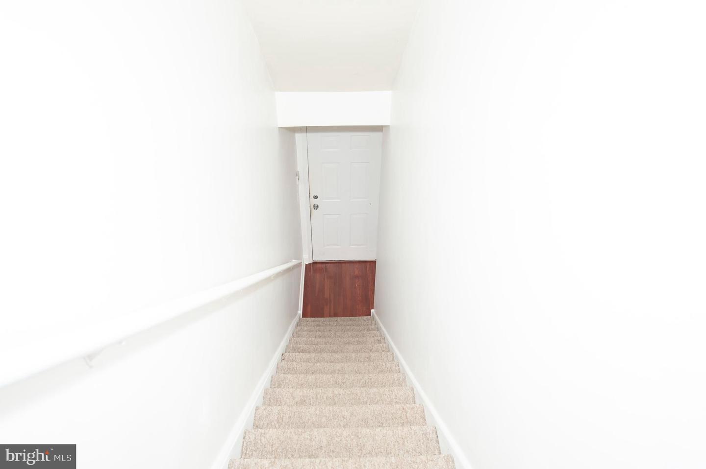 2044 N 18th St #b Property Photo 4