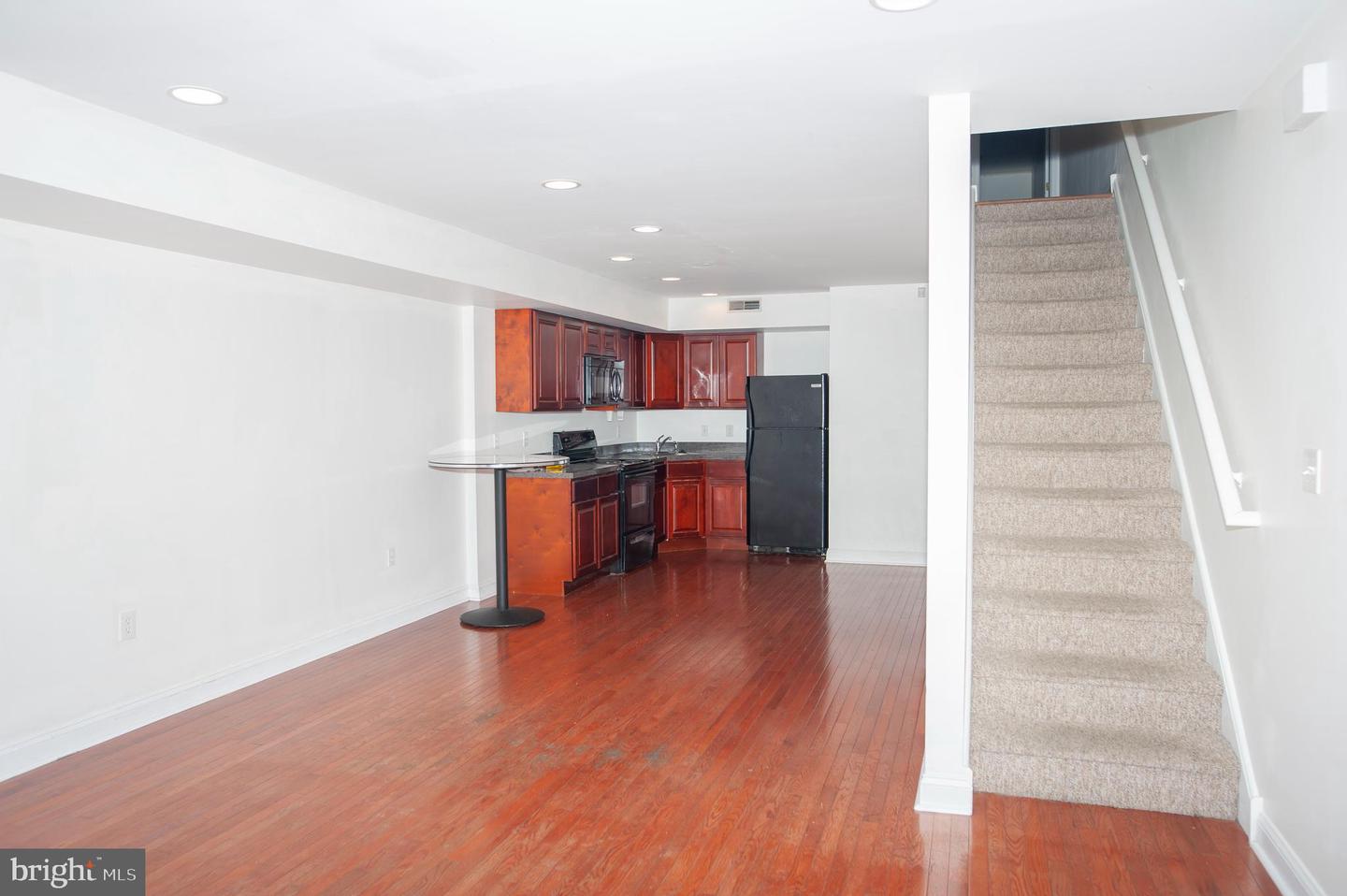2044 N 18th St #b Property Photo 15