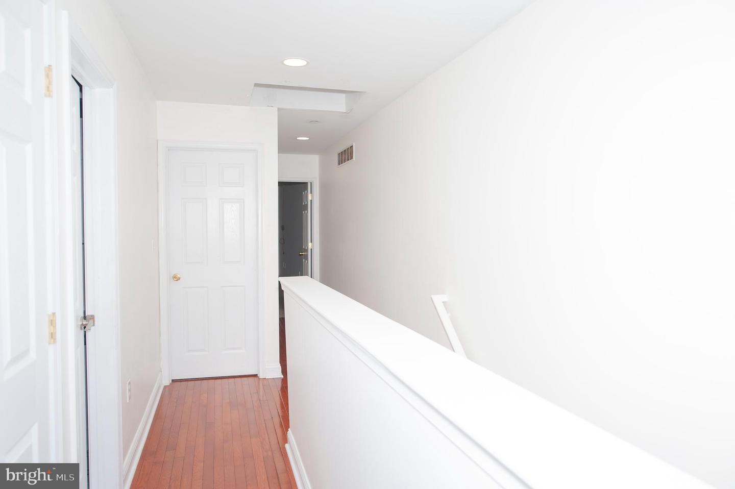 2044 N 18th St #b Property Photo 17