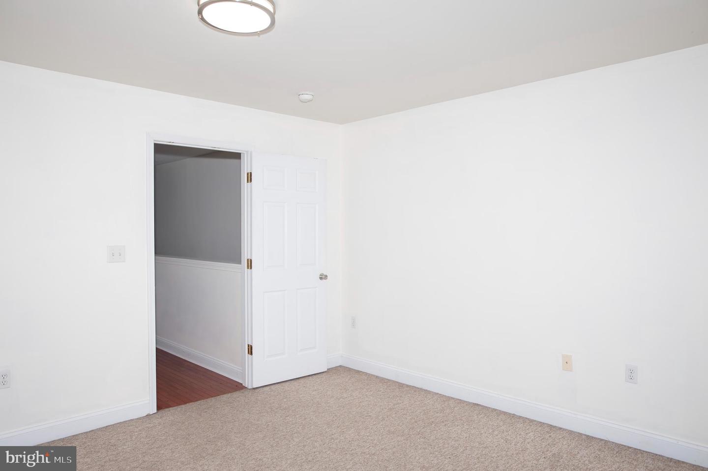 2044 N 18th St #b Property Photo 29
