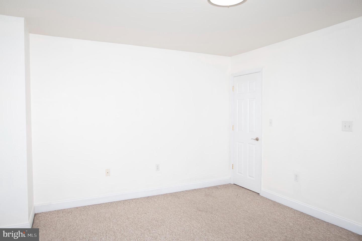 2044 N 18th St #b Property Photo 30
