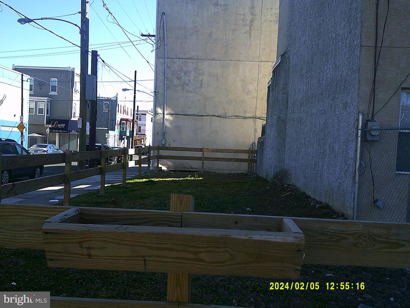 2561 N 11th St Property Photo 3