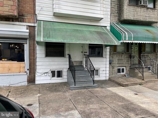 2103 S Lambert St Property Photo 1
