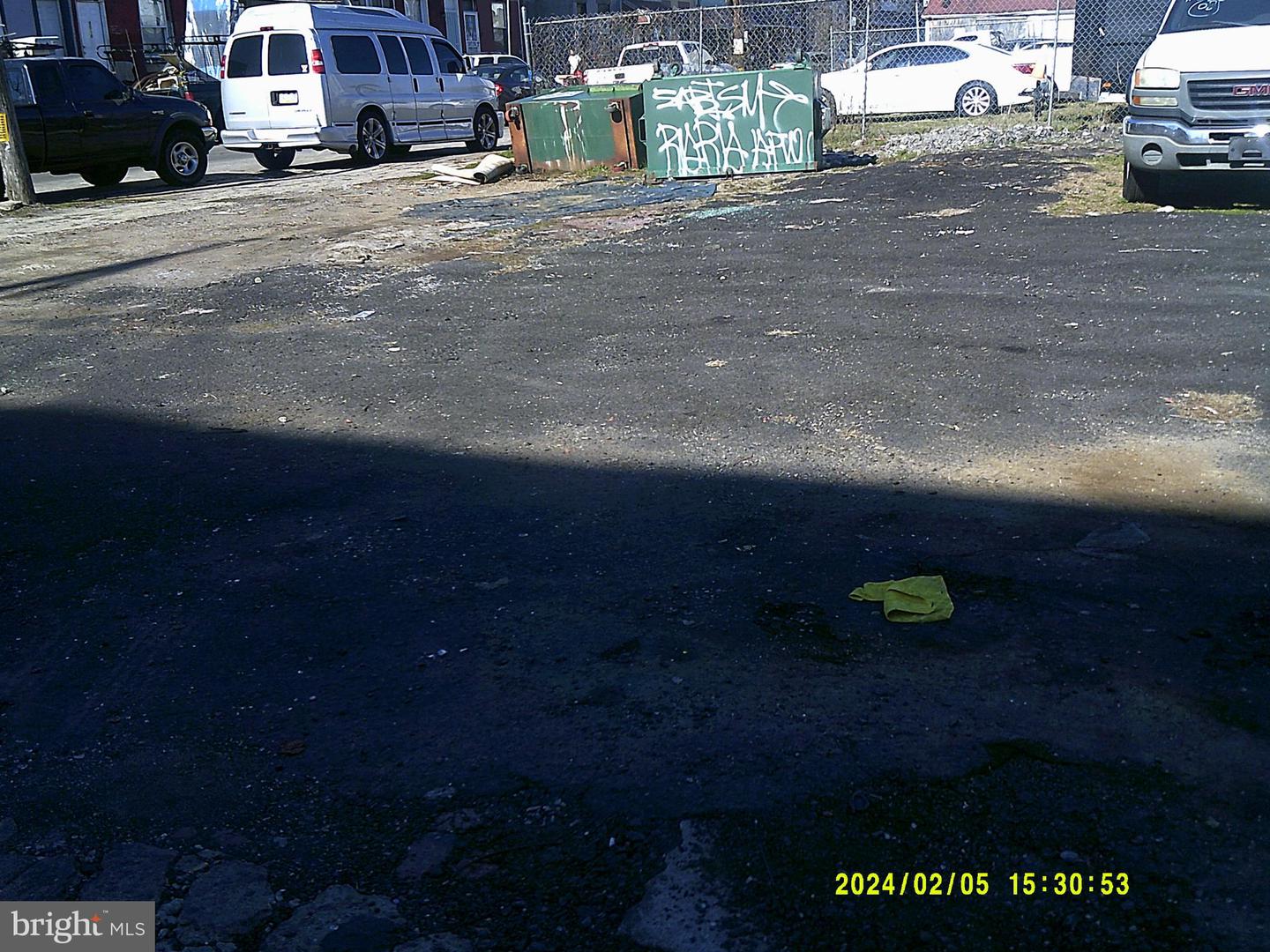 271 W INDIANA AVE Property Photo 1