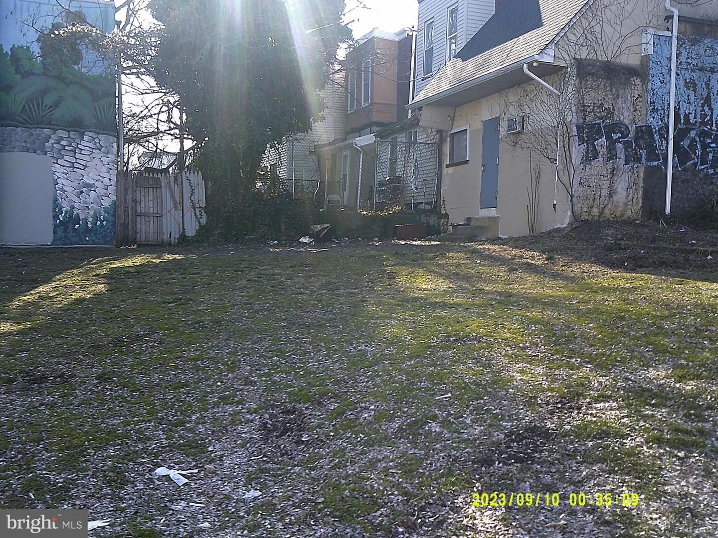 4734-44 Oxford Ave Property Photo 2