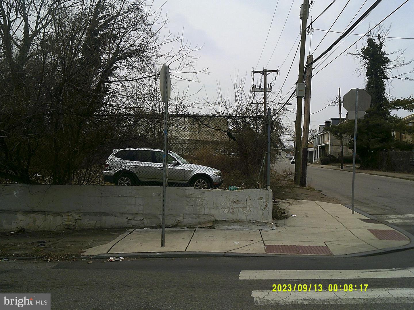 101 E Wister St Property Photo 1