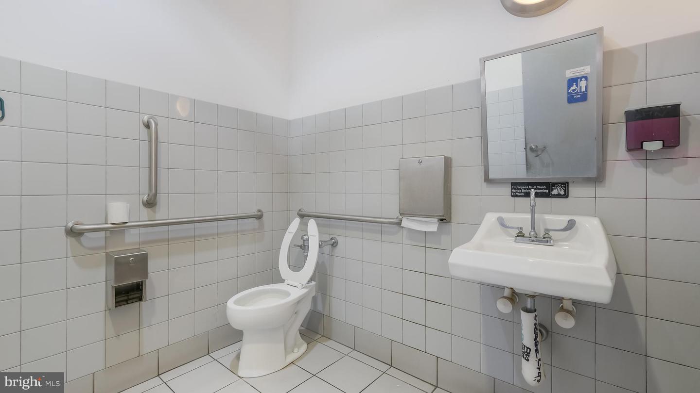 2200 Arch St #103 Property Photo 33