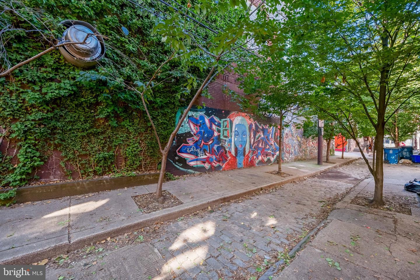 325-31 Bainbridge St Property Photo 13