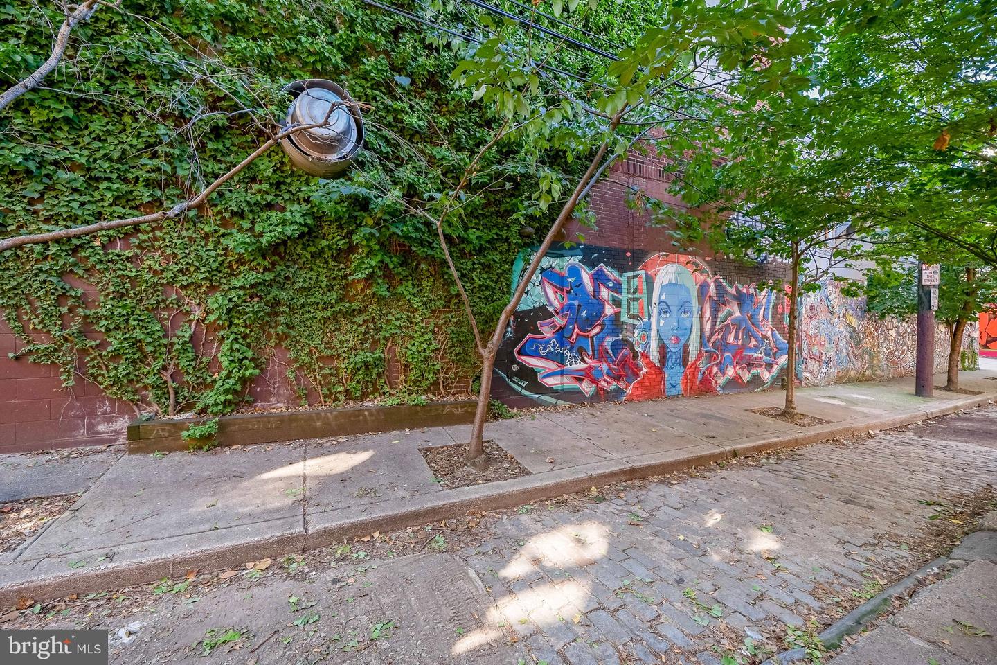 325-31 Bainbridge St Property Photo 14