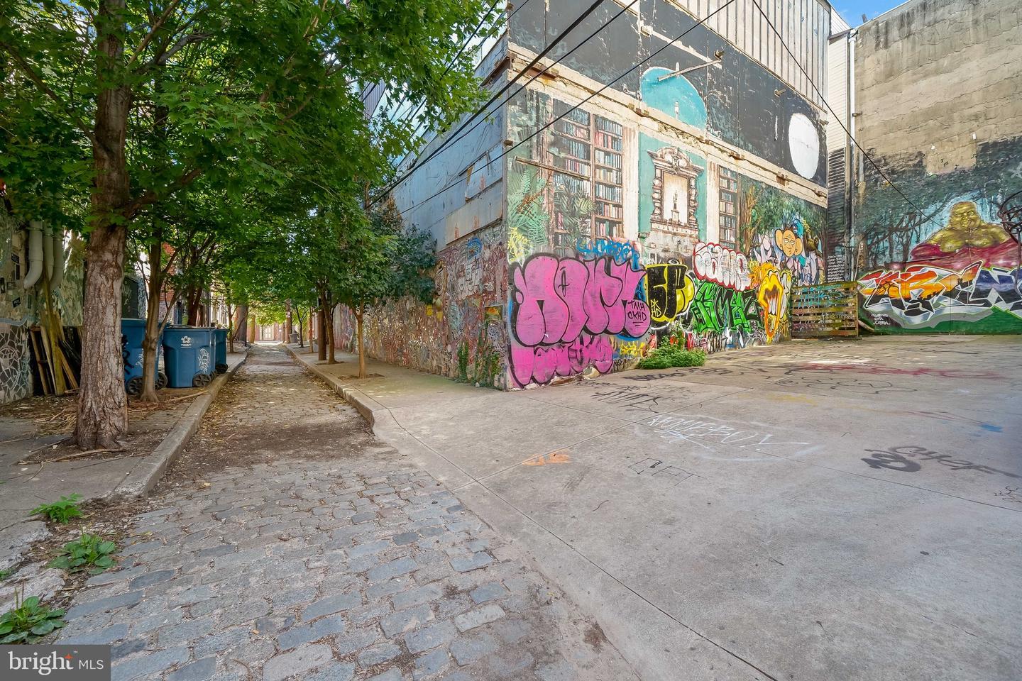325-31 Bainbridge St Property Photo 15