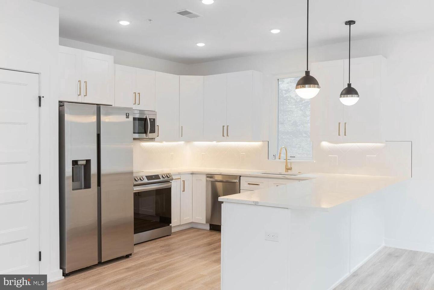 719 N 16th St Property Photo 8