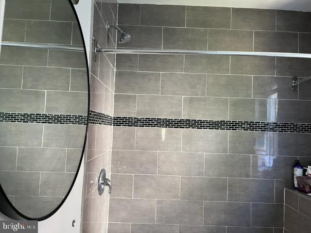 310 W Earlham Ter Property Photo 8