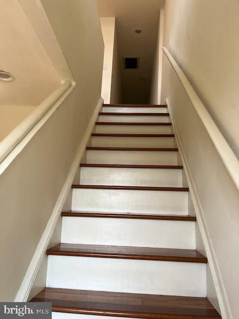 225 Green St Property Photo 5