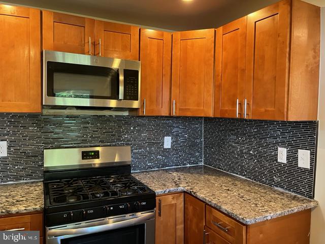 1647 N Marshall St Property Photo 6