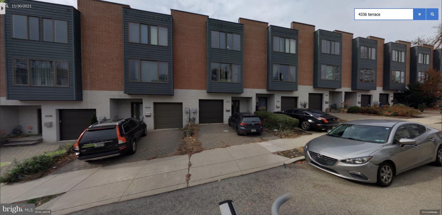 4337 Tower St Property Photo 4