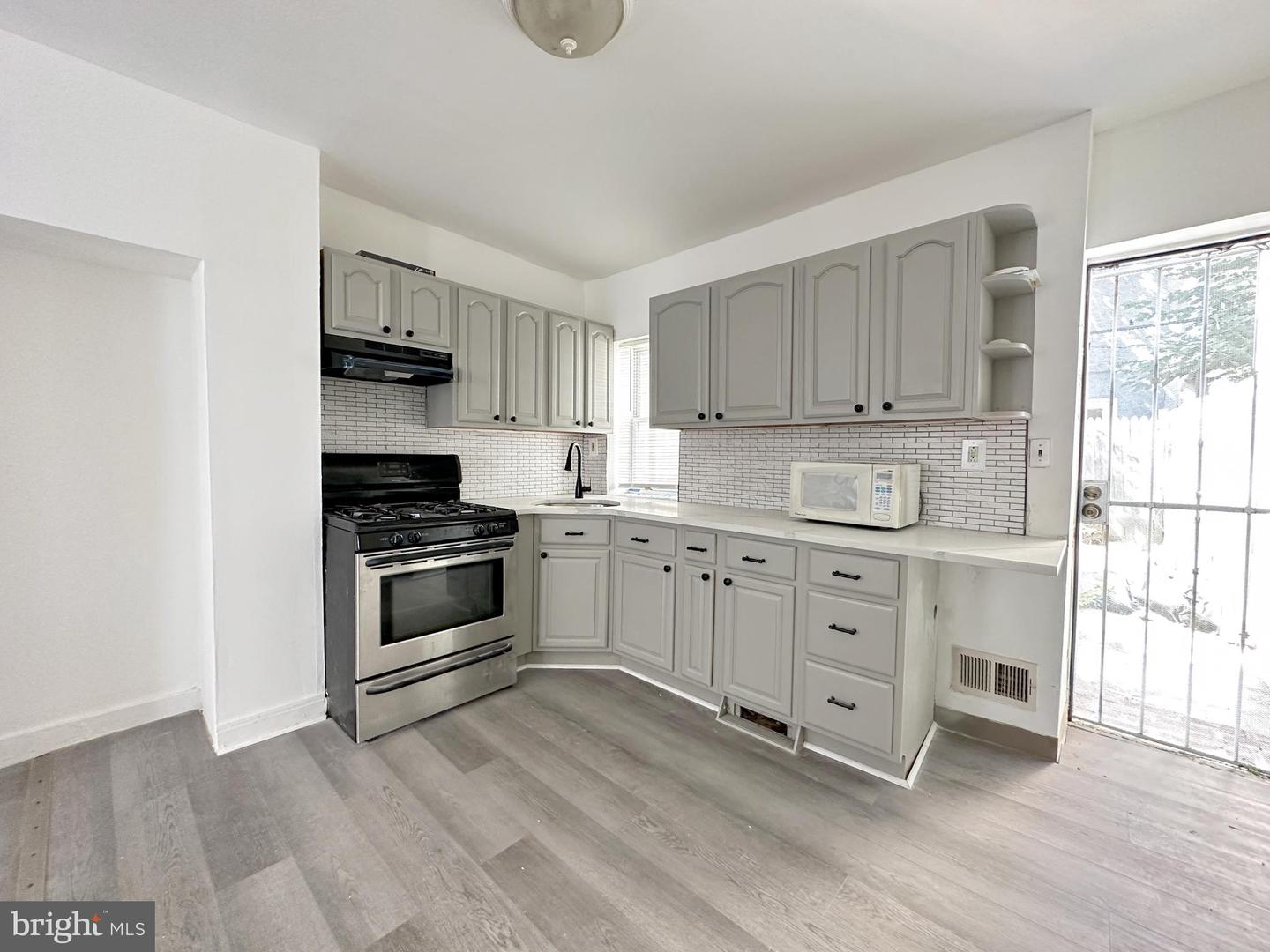 1026 S Cleveland Property Photo 11