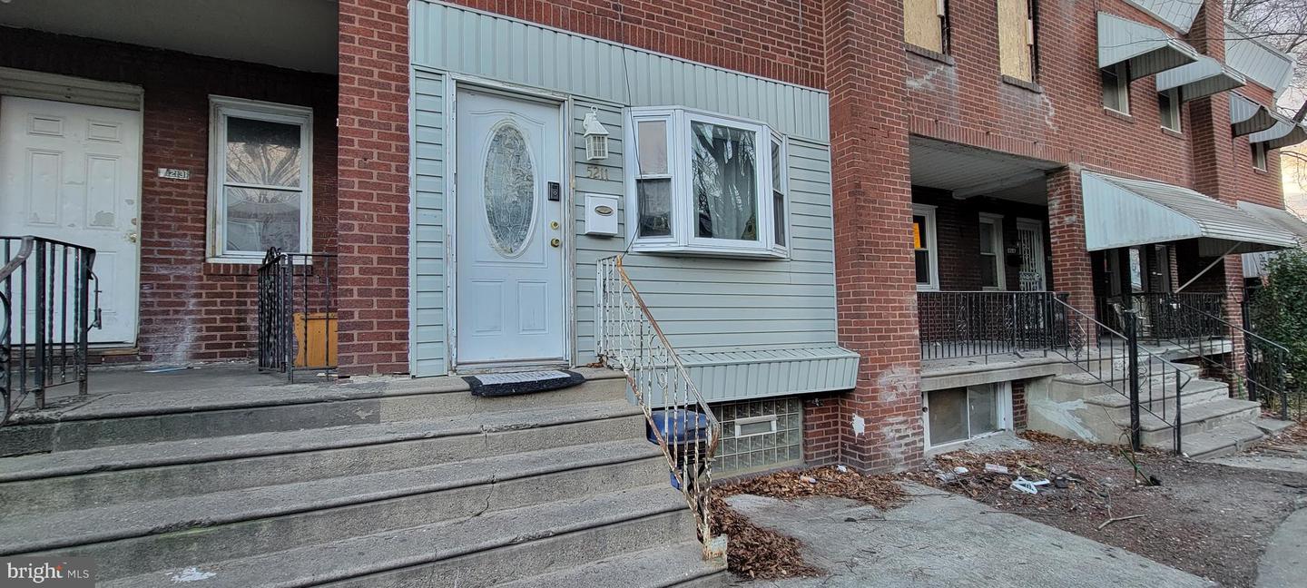 5211 Hawthorne St Property Photo 2