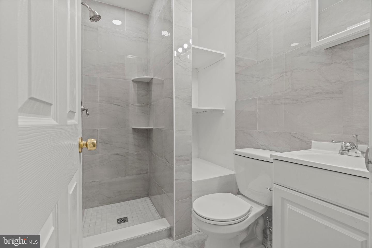 1433 W Norris St #a Property Photo 8