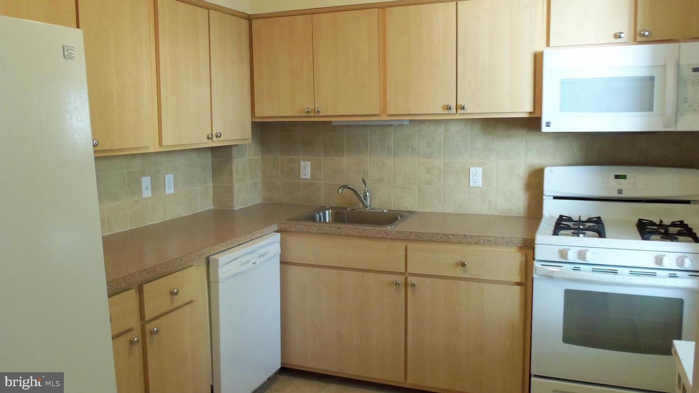 47-49 W Highland Ave #1 Property Photo 7