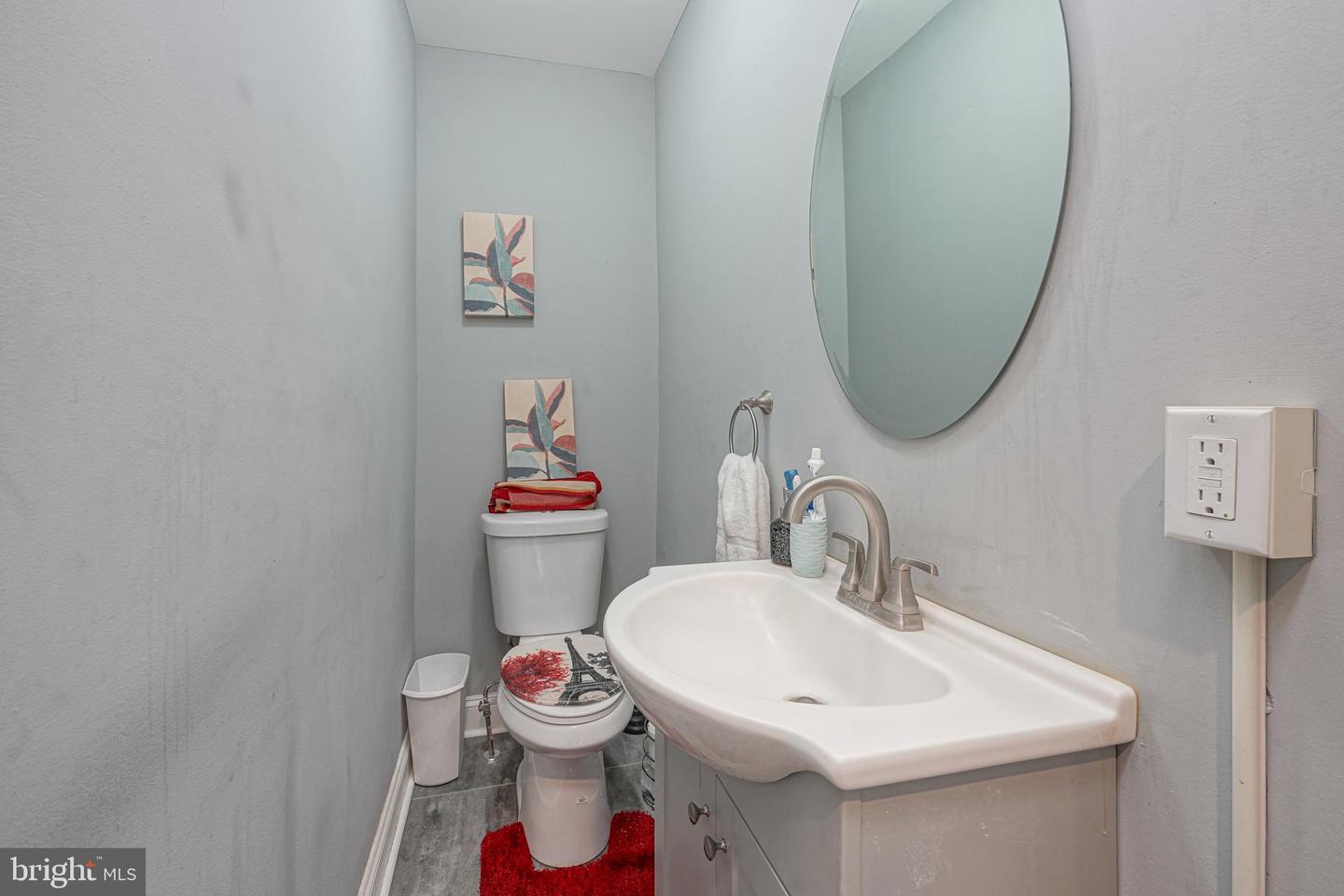 4822 Knox St Property Photo 11