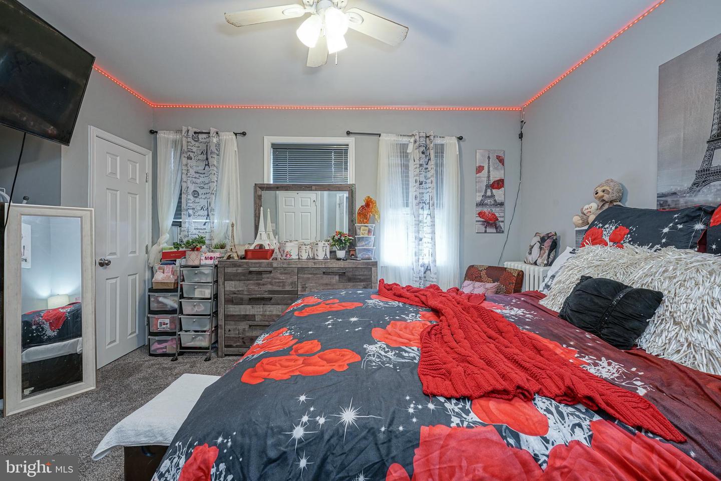 4822 Knox St Property Photo 26
