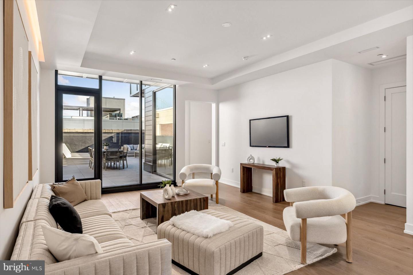 124 N 2nd St #ph Property Photo 4