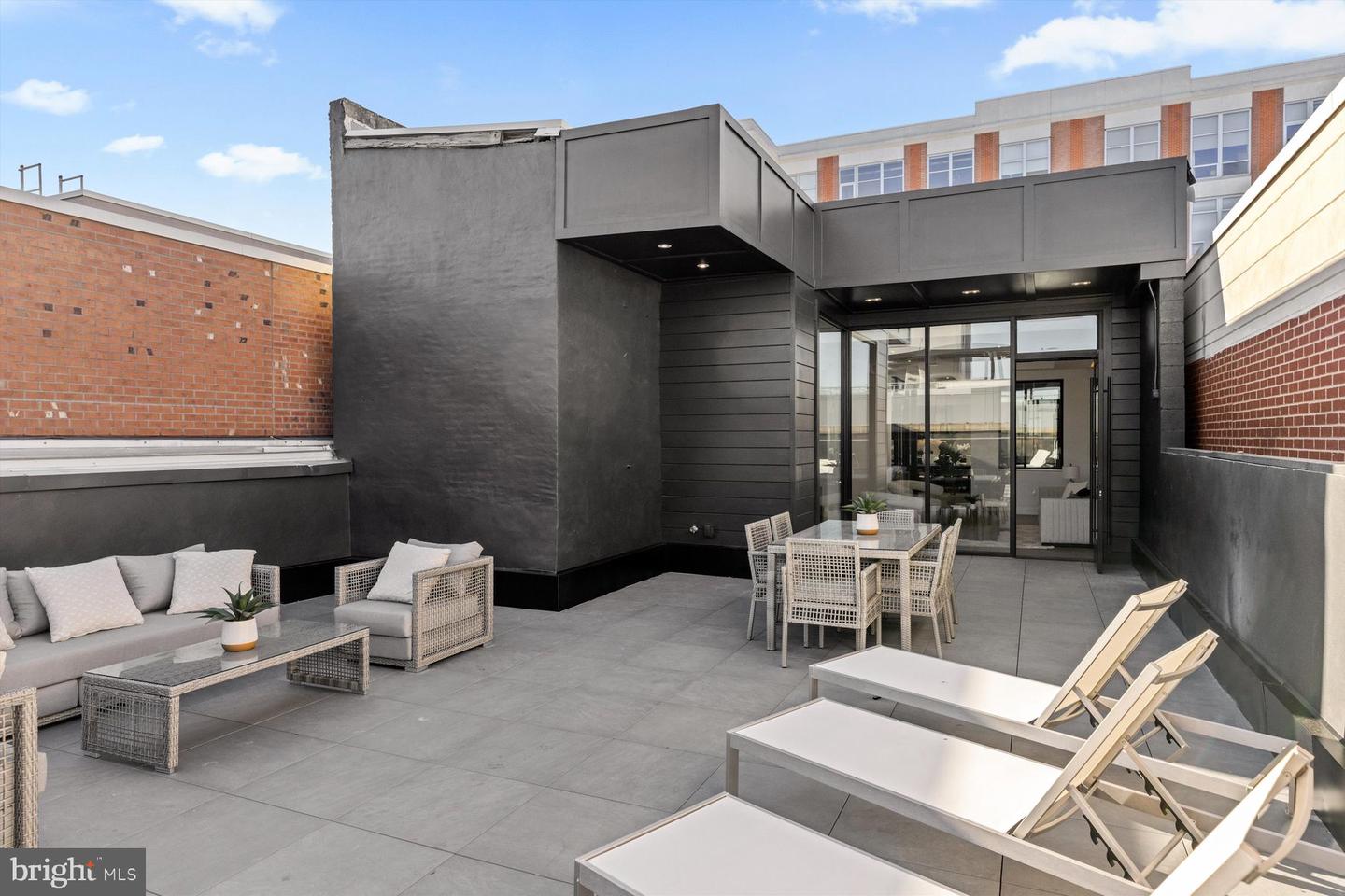 124 N 2nd St #ph Property Photo 6