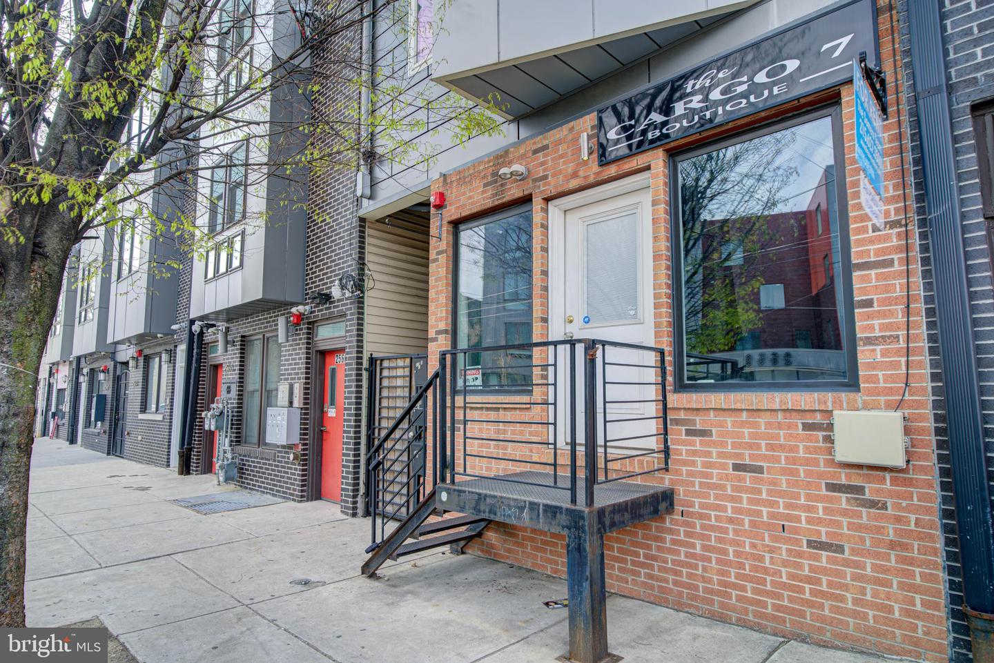 2568 Frankford Ave Property Photo 11