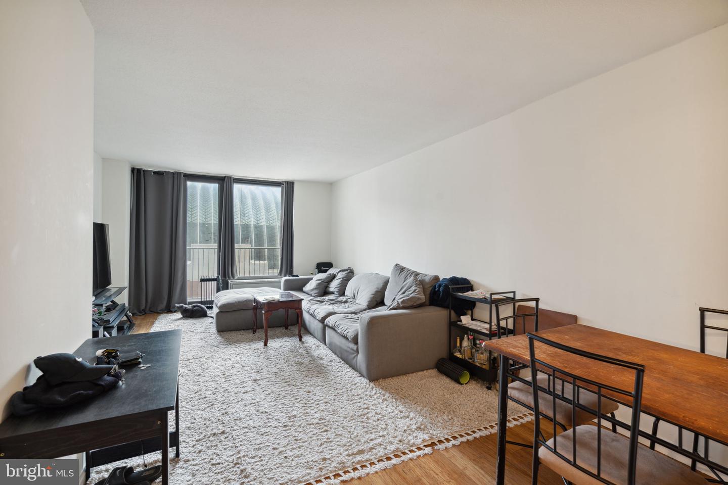 1420 LOCUST ST #8O Property Photo 1
