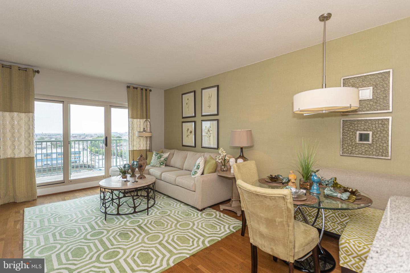 717 S Columbus Blvd #1113 Property Photo 5