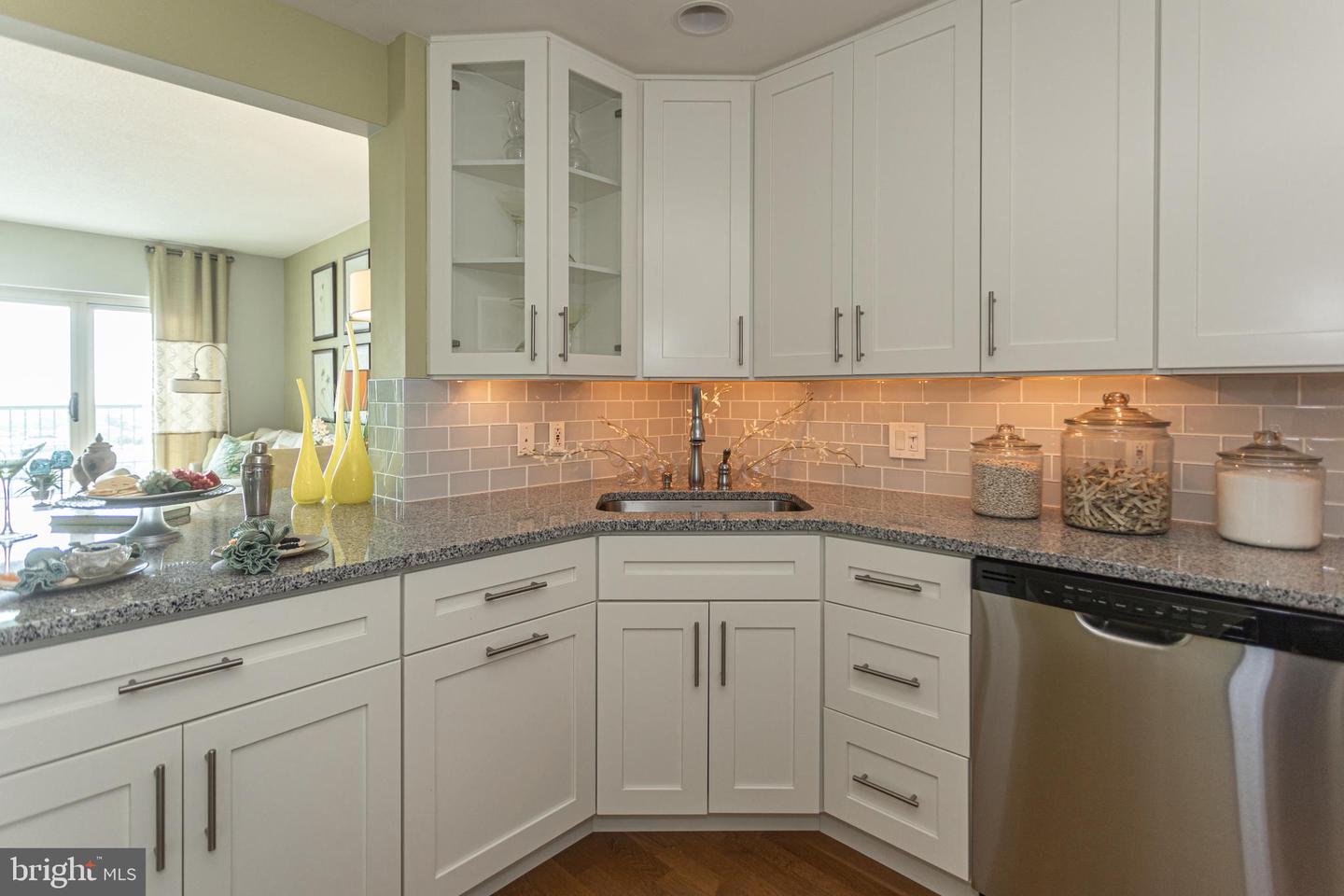 717 S Columbus Blvd #1113 Property Photo 7